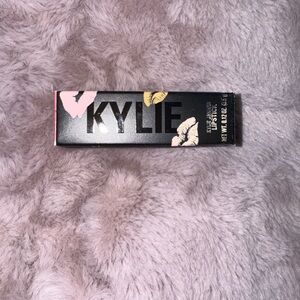 Kylie Lipstick with Pink and Yellow Accents